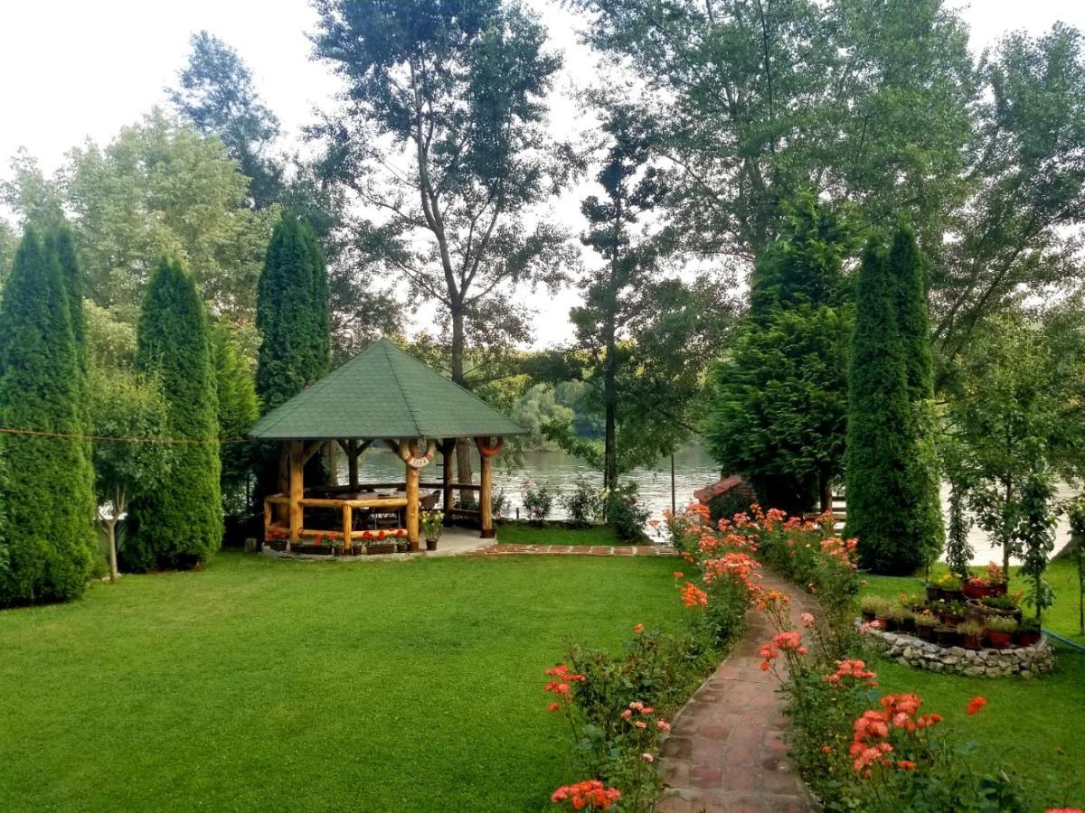 Apartman Kapetana luka Ljubovija Bagian luar foto