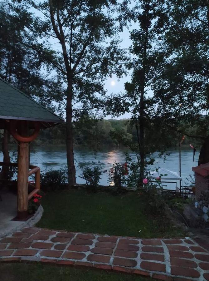 Apartman Kapetana luka Ljubovija Bagian luar foto